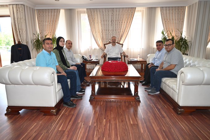 LGS’de Türkiye birincisi olan Taşan’ı makamında kabul etti