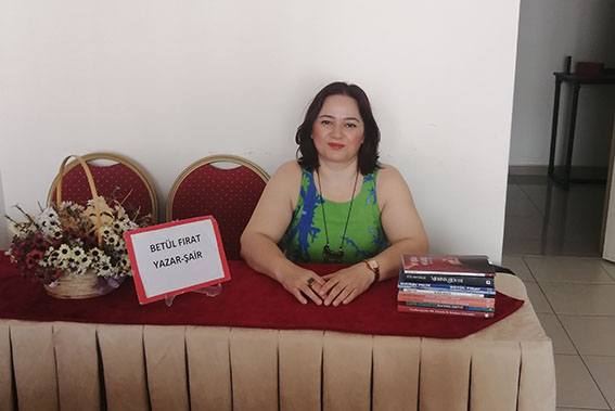 Betül Fırat’ın 9. Eseri “Şair Rıhtımında Şiirler” Raflarda