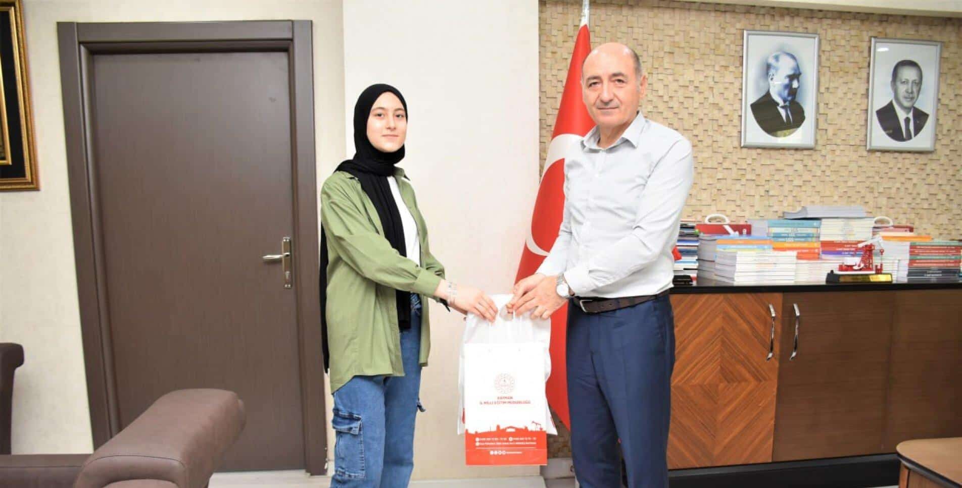 LGS Türkiye birincisi Müdür Kurtaran’ı ziyaret etti