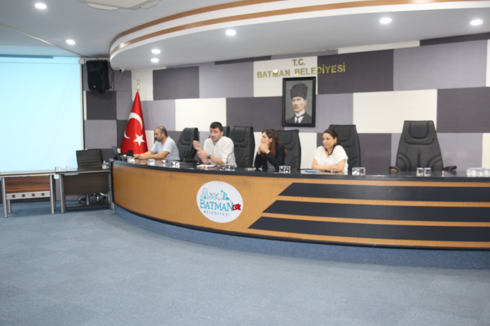 KALDIRIMLARIN İŞGAL EDİLMESİ HAKSIZLIKTIR