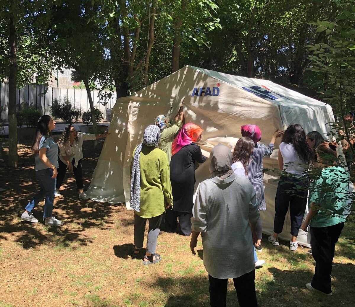 Çadır kurma eğitimi verildi