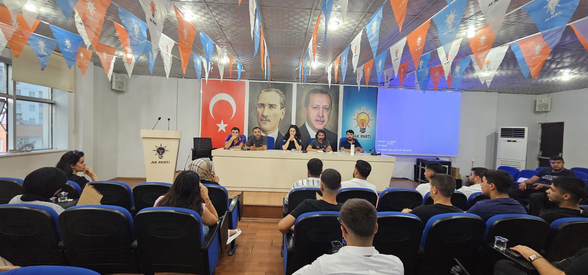 AK Parti CEMRE Teşkilatına AFAD gönüllüsü eğitimi