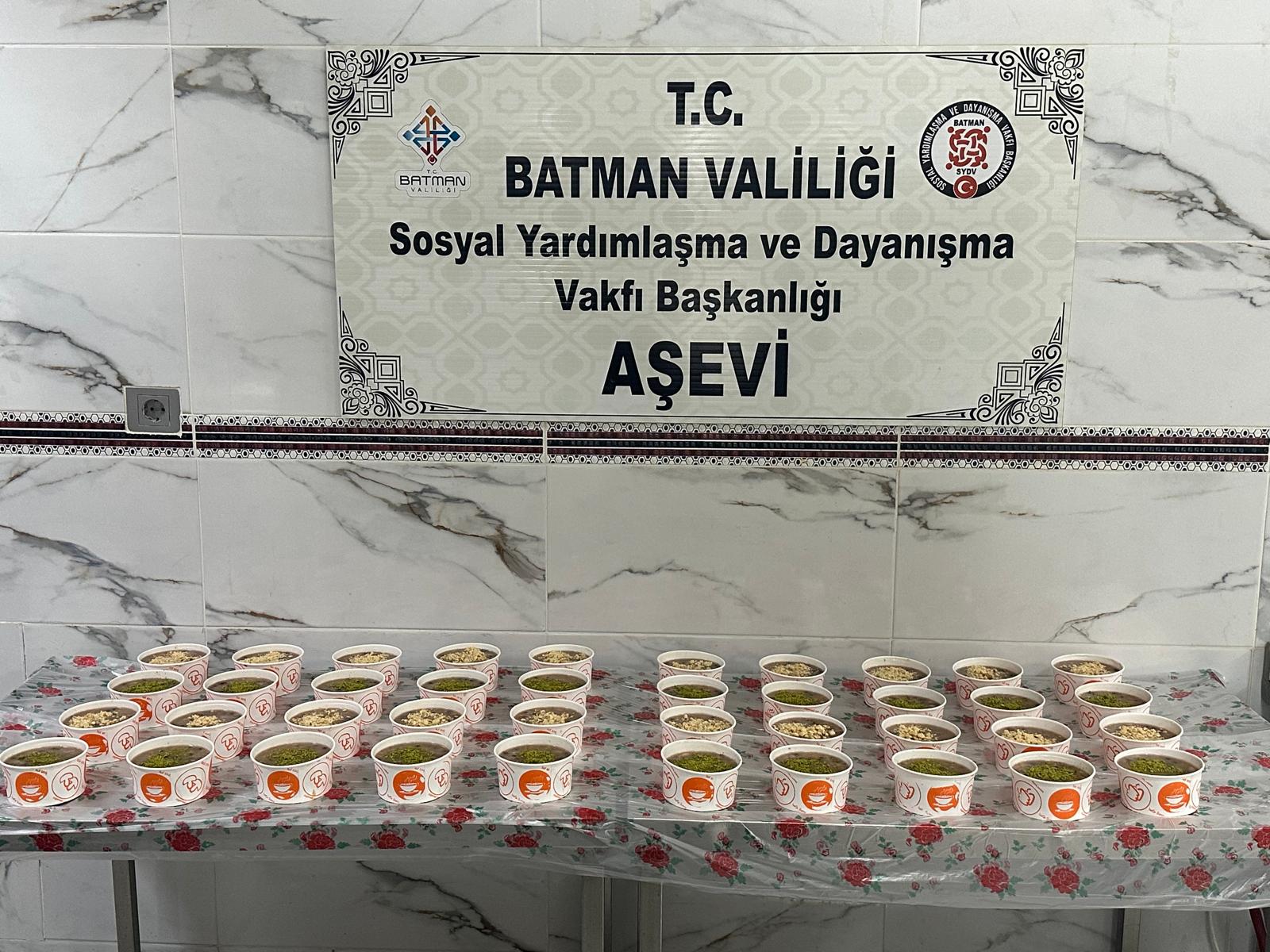Aşevinde Aşure dağıtımı yapıldı