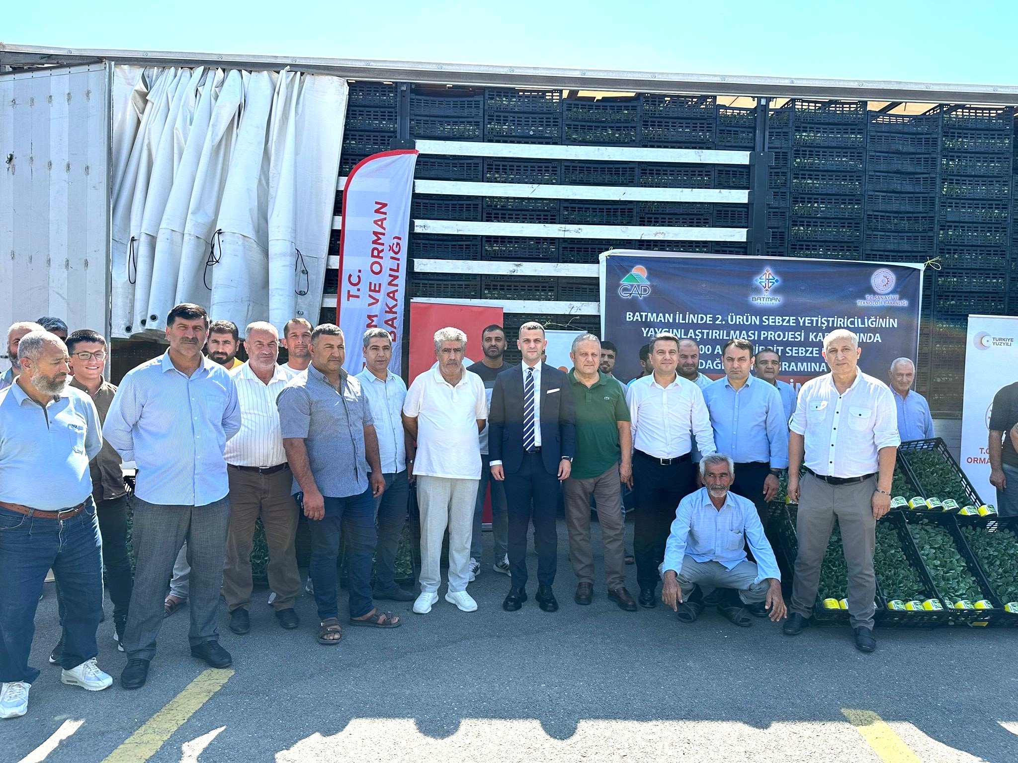 Çiftçilere sebze fidesi ve tohumu dağıtıldı