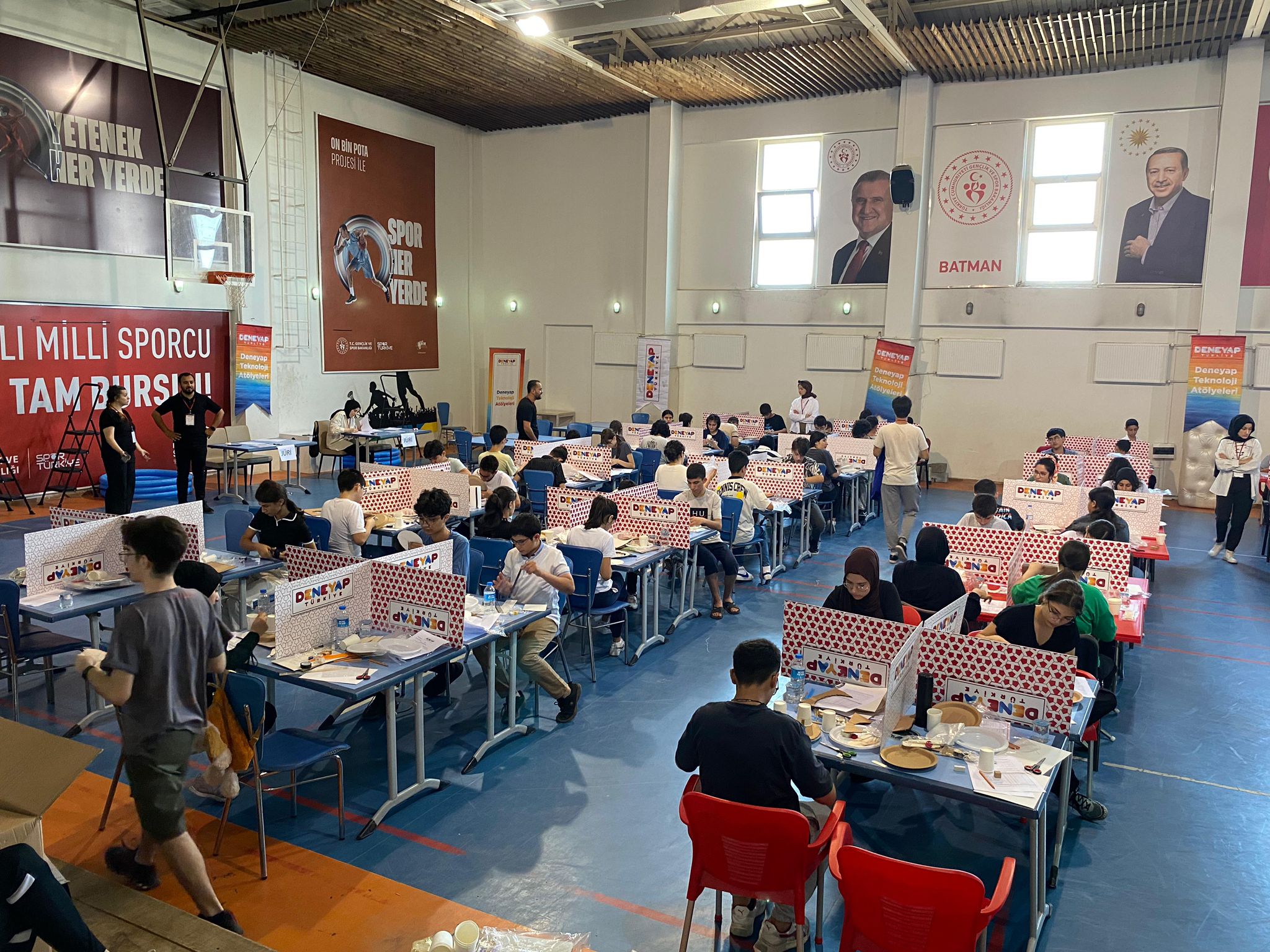 Batman Gençlik ve Spor İl Müdürlüğü, Deneyap Teknoloji Atölyeleri Uygulama Sınavını Gerçekleştirdi