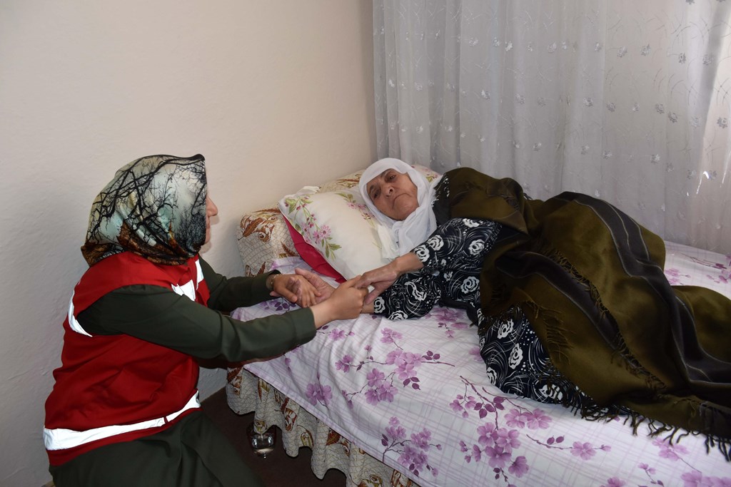 Evde bakım yardımı 9,077 TL’Ye çıkarıldı