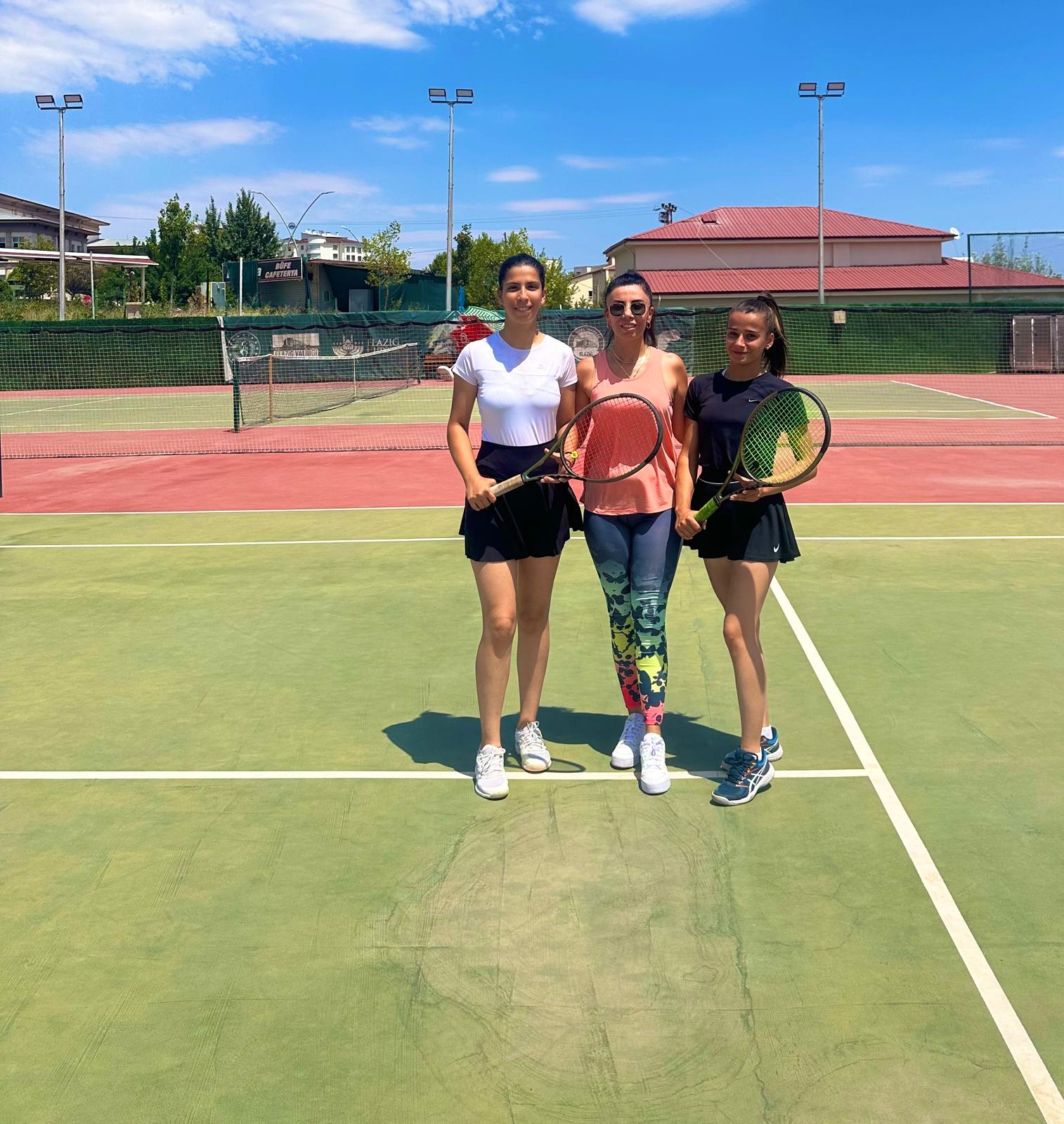 Genç Tenisçiler Türkiye finallerinde