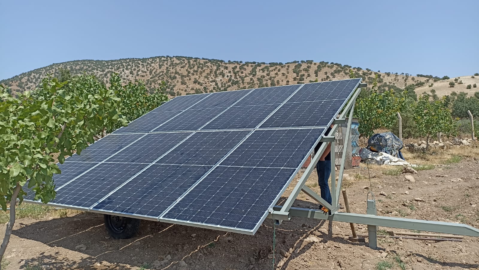 Güneş enerjili sulama sistemi kuruldu