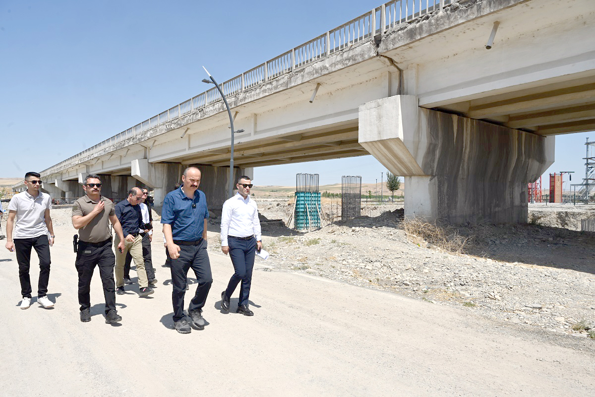 Kent girişi yeni köprü çalışmasını inceledi