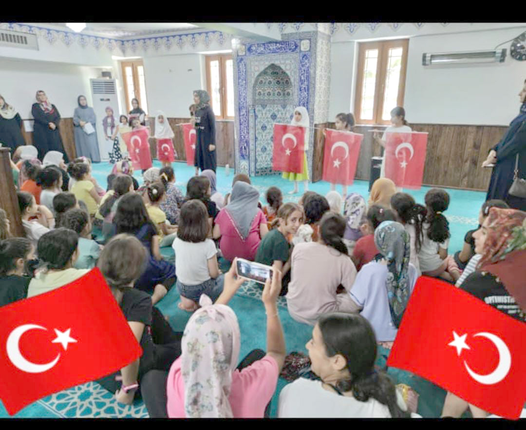 Kur’an Kursu öğrencileri 15 Temmuz’u andı