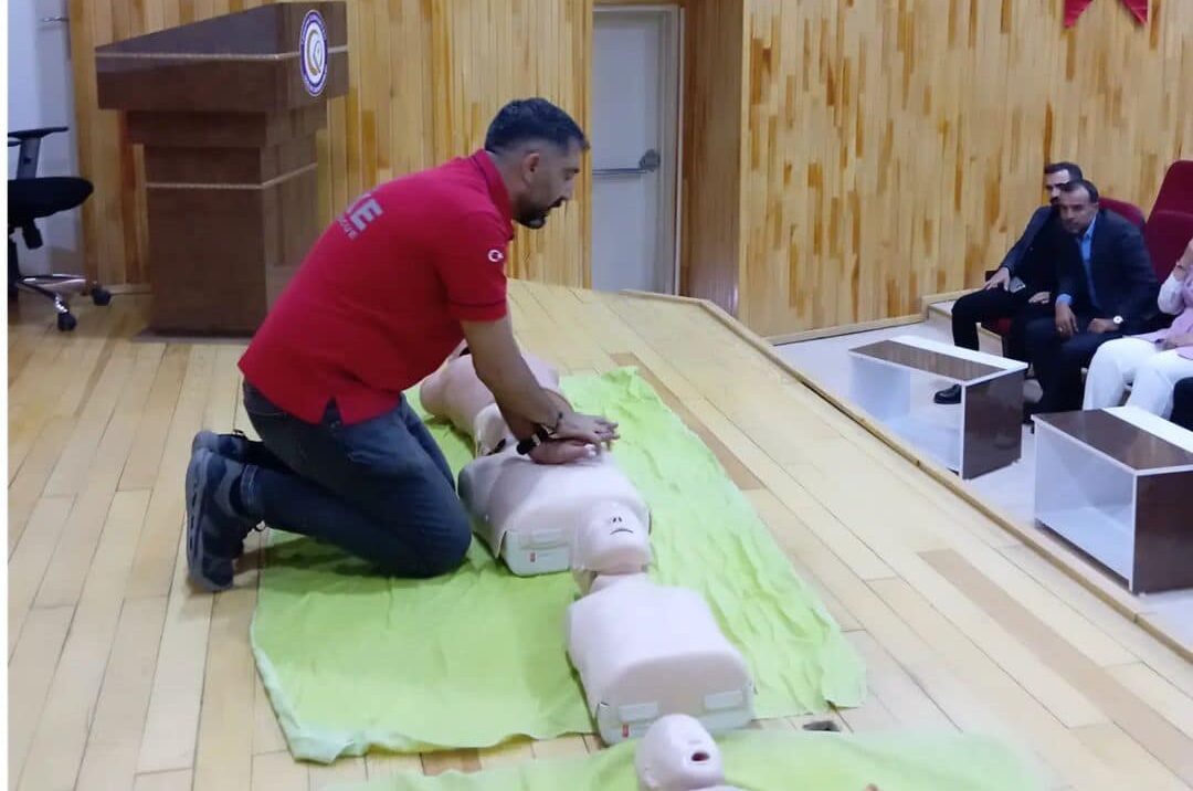 Kurum personellerine yönelik acil ilk yardım eğitimi verildi