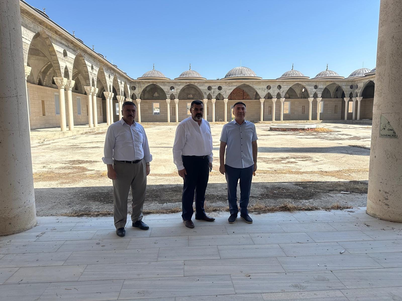 Üniversite Camisi inşaatına inceleme