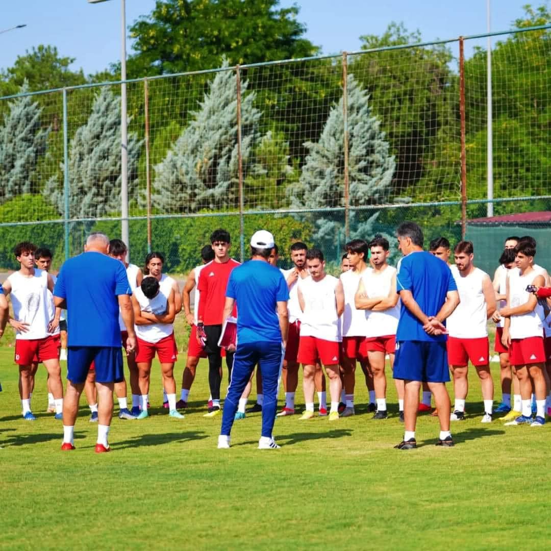 Batmanlı 25 genç Petrolspor kampına katıldı