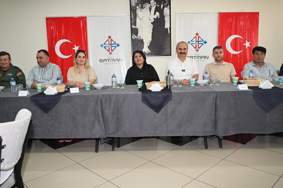 Şehit Aileleri ve Gaziler onuruna yemek verildi