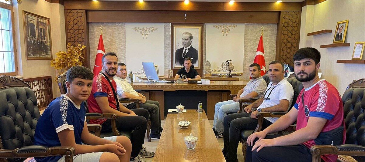 Spor Lisesini kazanan öğrenciler Kaymakam Güngör’ü ziyaret etti