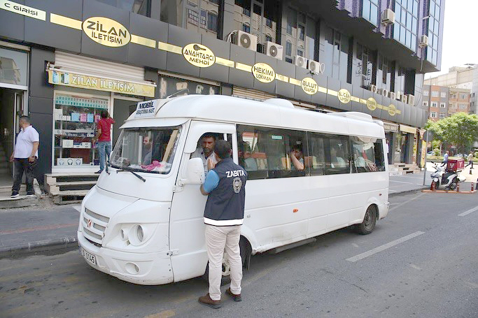 Şehir içi minibüslere ücret denetimi