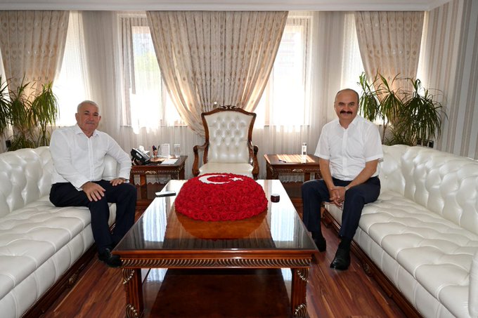 Sason Eski Belediye Başkanı Mehmet Şafi Yavuz’u makamında kabul etti