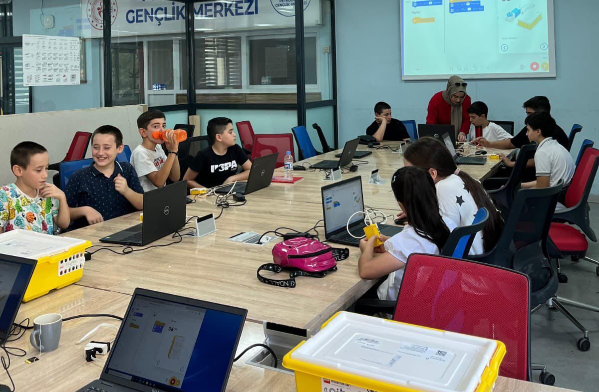 Deneyap atölyesinde yaz okulu dersleri başladı