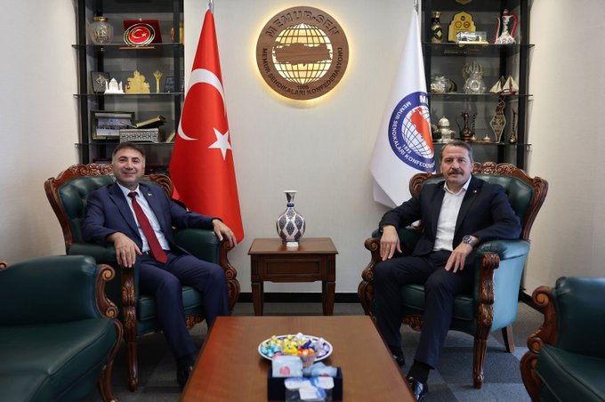 Batman Üniversitesi Rektörü Prof. Dr. İdris Demir’den Eğitim Bir Sen Genel Merkezi’ne Ziyaret