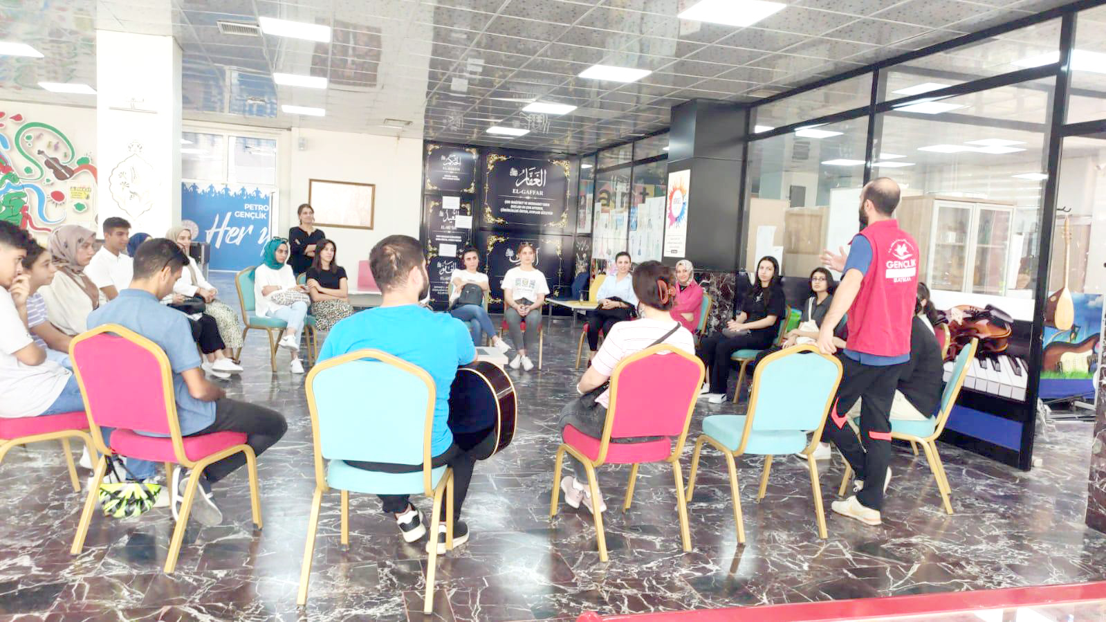 Petrolkent Gençlik Merkezinde, ‘İstemeyi Bilen Gençlere’ proje eğitimi verildi