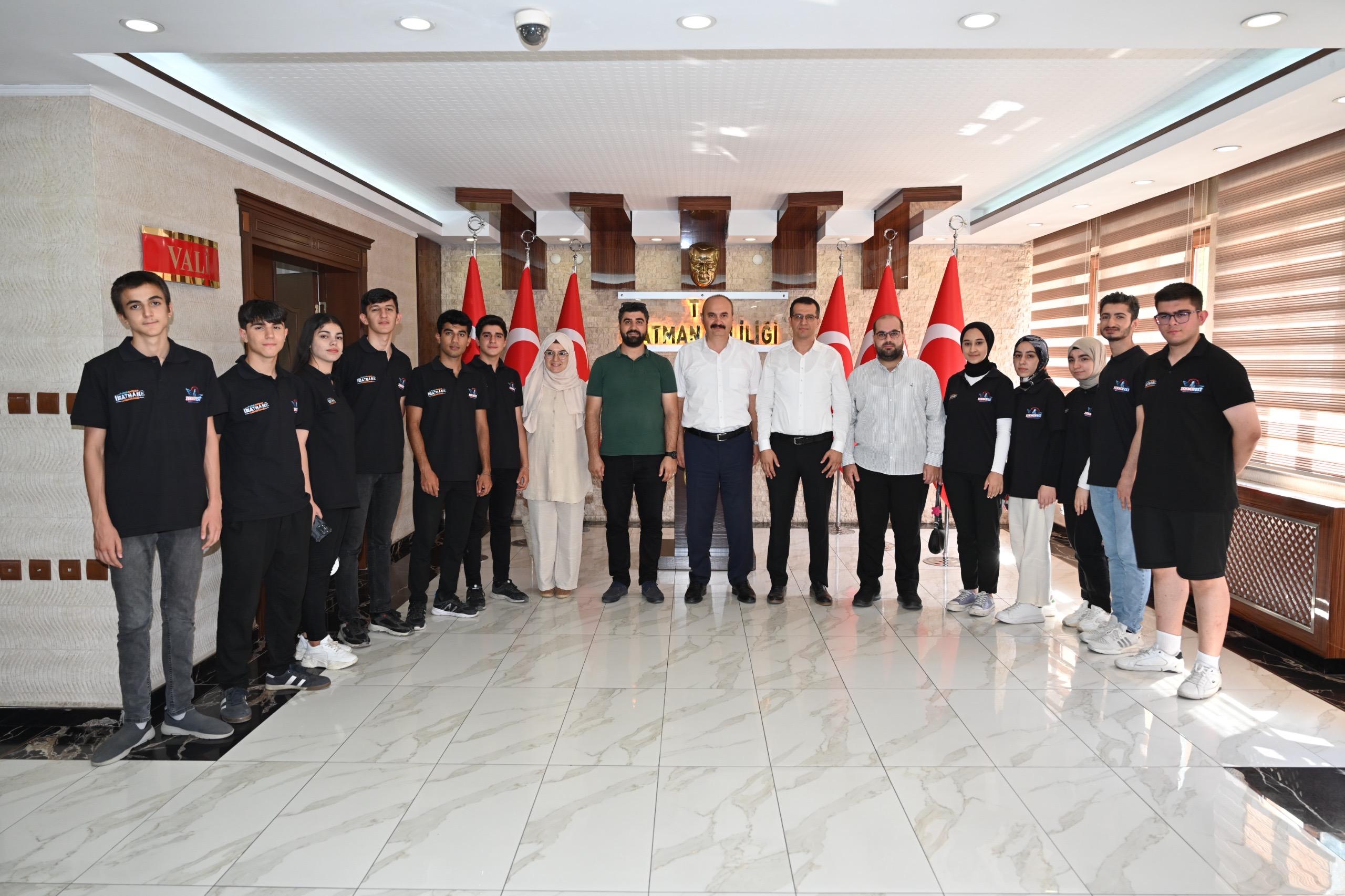 TÜGVA Batman İcathane’nin TEKNOFEST Finalist Takımları Vali CANALP’i Ziyaret Ettiler