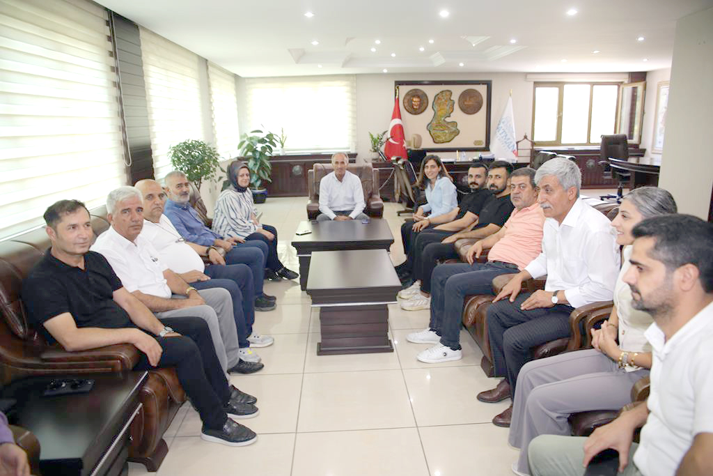 DEM Belediye Eş Başkanlarını ziyaret etti