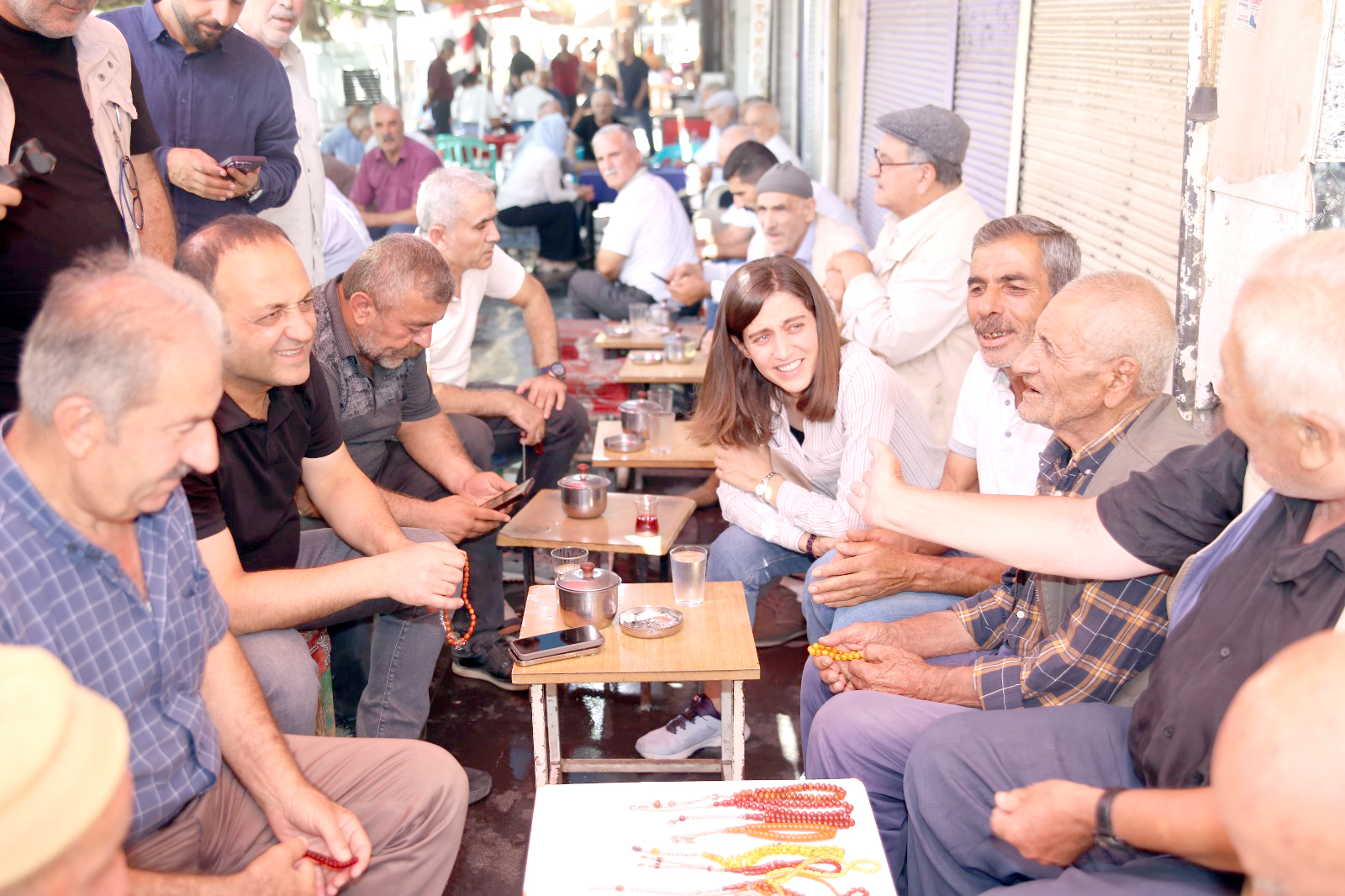 Eşbaşkanlar esnafla buluştu