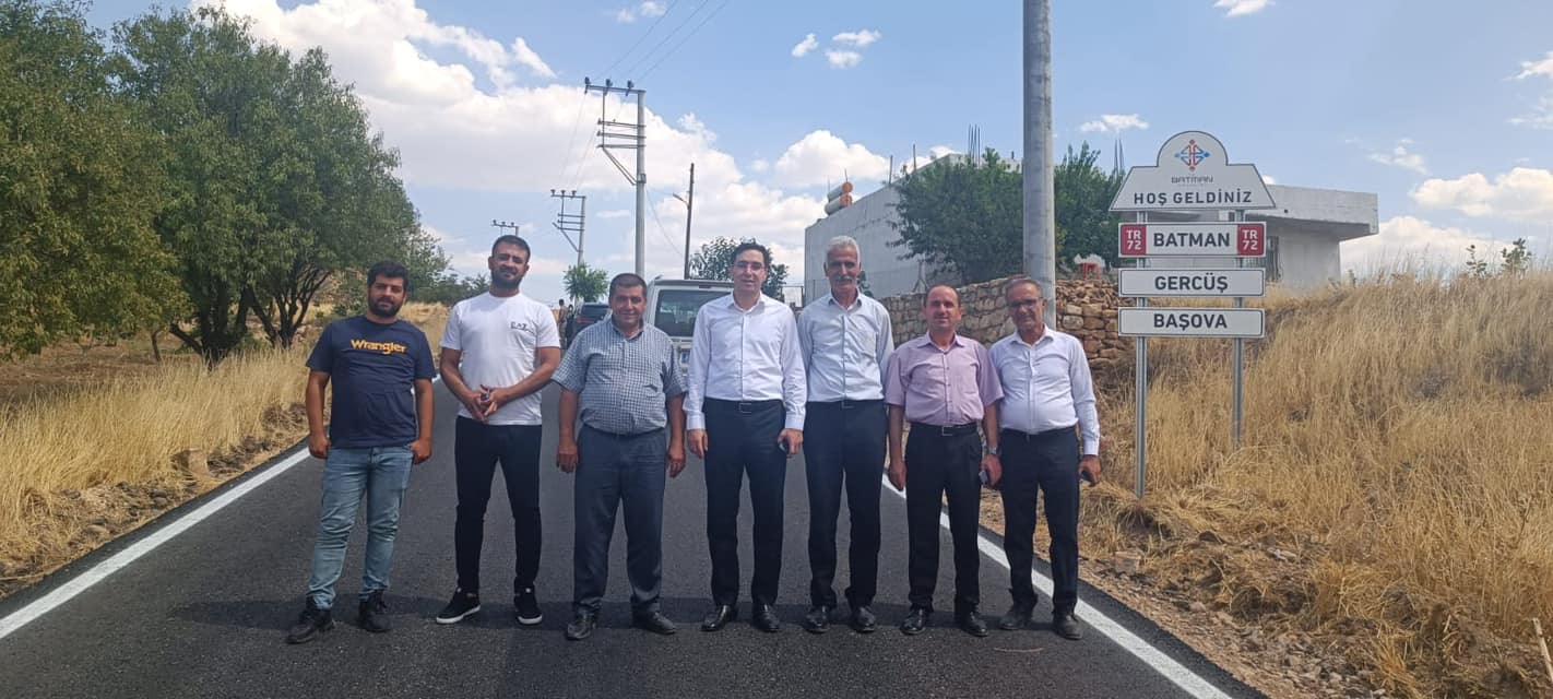 Başova-Düzmeşe Köyleri arasındaki yeni asfalt yolunda incelemelerde bulundu