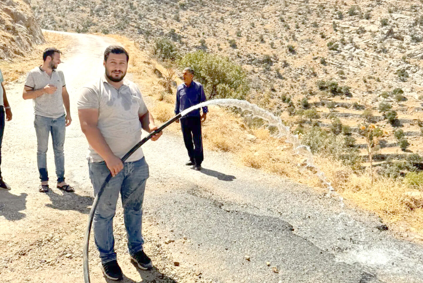 Hasankeyf Bayırlı Köyünde su kuyusu açma çalışmaları başarıyla sonuçlandı