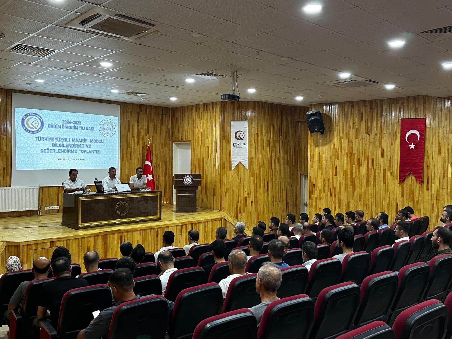 Kozluk’ta Türkiye yüzyılı maarif modeli bilgilendirme ve değerlendirme toplantısı