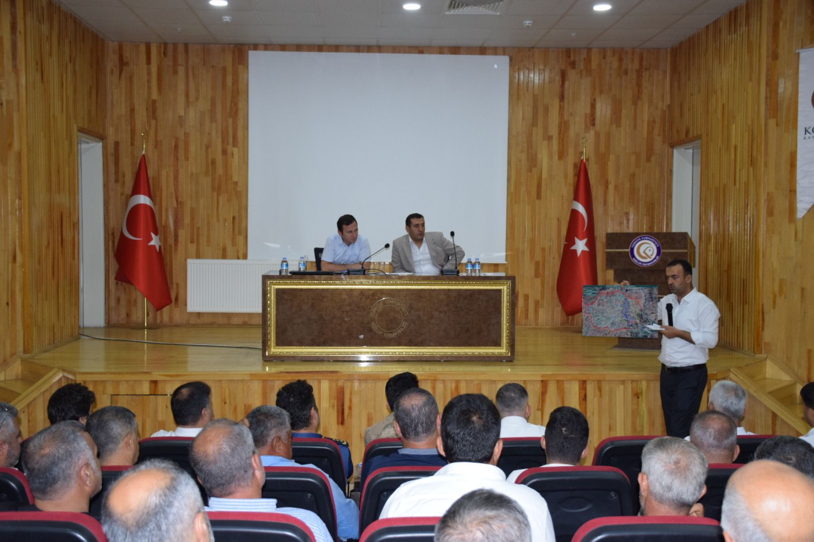 Merkez mahalle muhtarları ile toplantı yapıldı