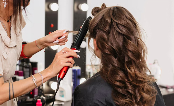 GÜZELLİK SALONLARI VE KADIN KUAFÖRLERİ HAFTANIN BİR GÜNÜ KAPANMAYACAK