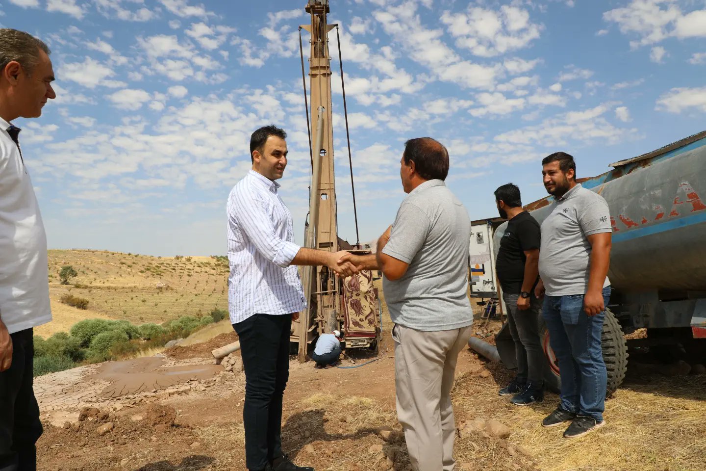 Su sondaj kuyusu çalışmasını yerinde inceledi