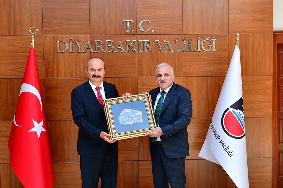 Vali Canalp, Diyarbakır Valisi Zorluoğlu’nu ziyaret etti