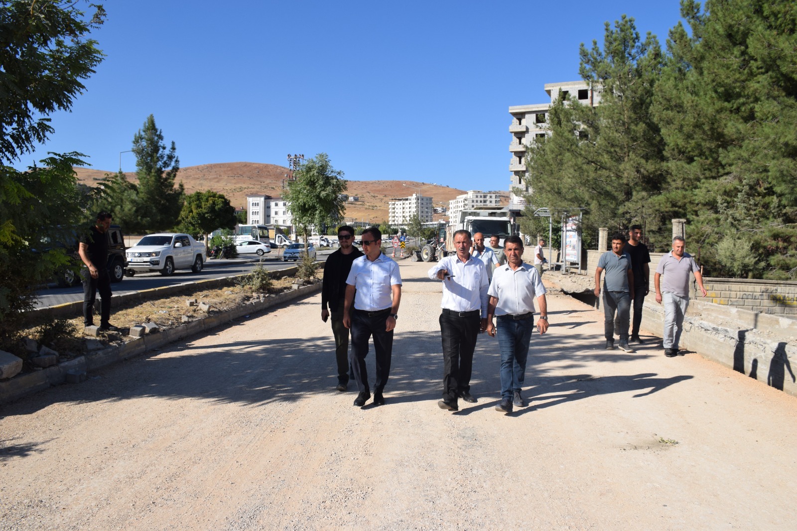 Çetin Emeç Caddesi yenileniyor