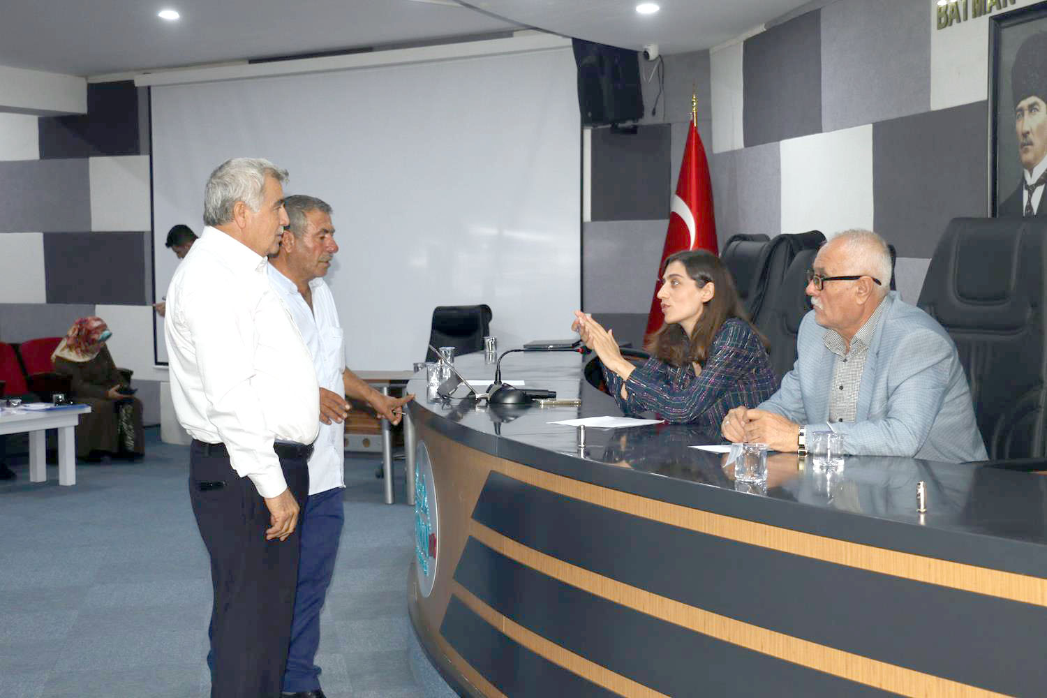 Eşbaşkan Sönük halk toplantısında vatandaşları dinledi