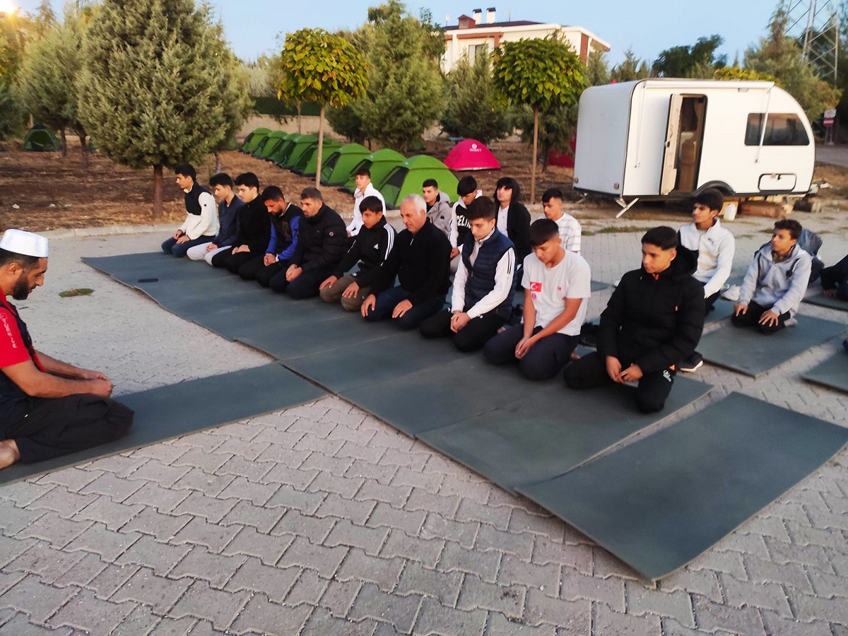 Beşiri Gençlik ve Spor’dan Kıra Dağında Kamp Etkinliği