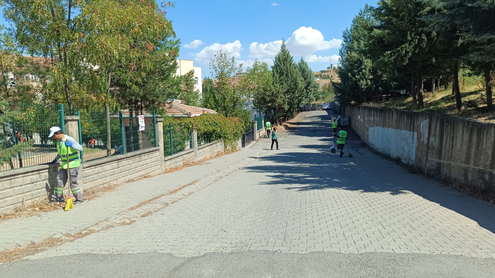 Tilmerç Mahallesi’nde temizlik yapıldı