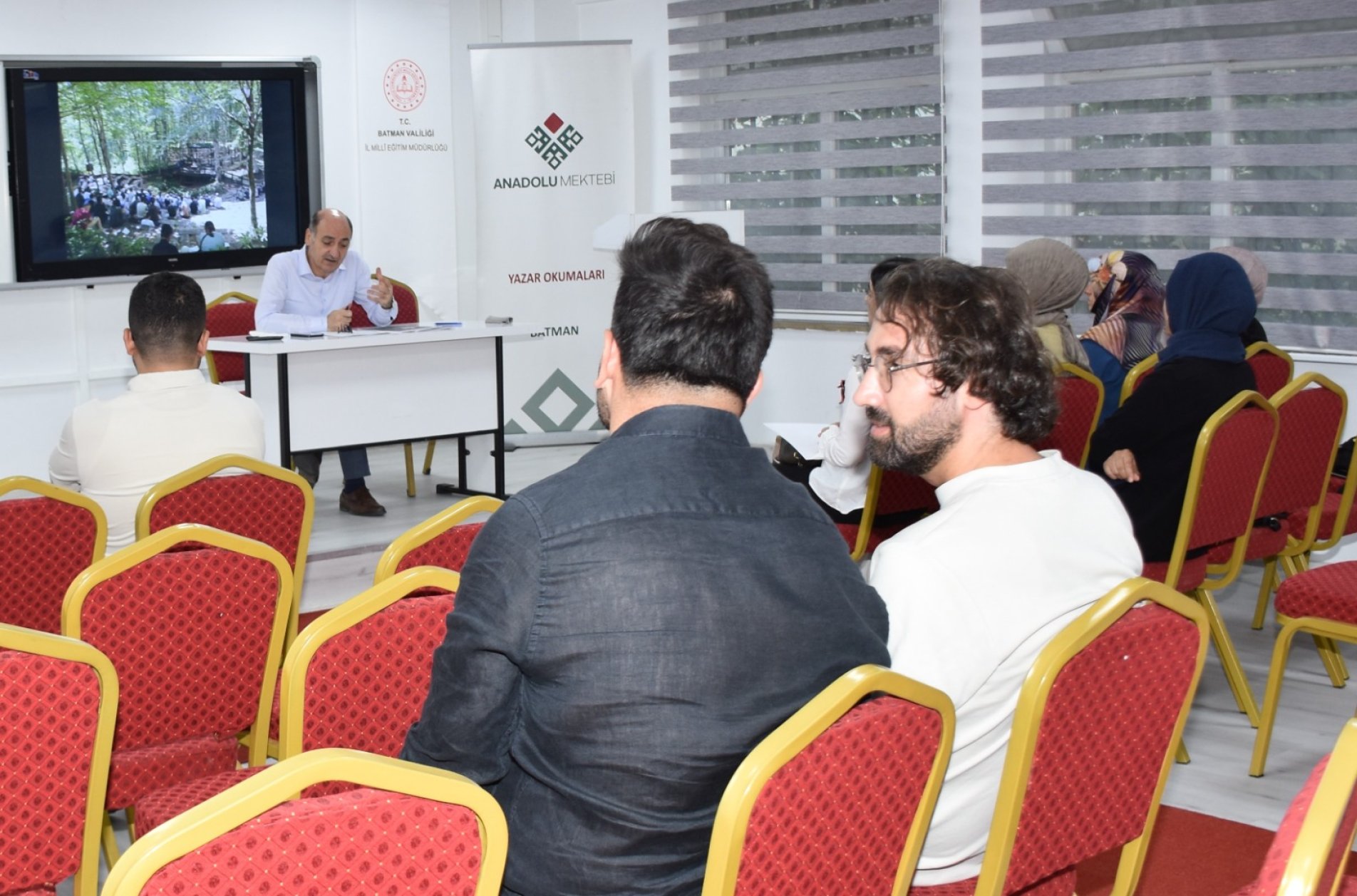 Anadolu Mektebi Yazar Okumaları Toplantısı