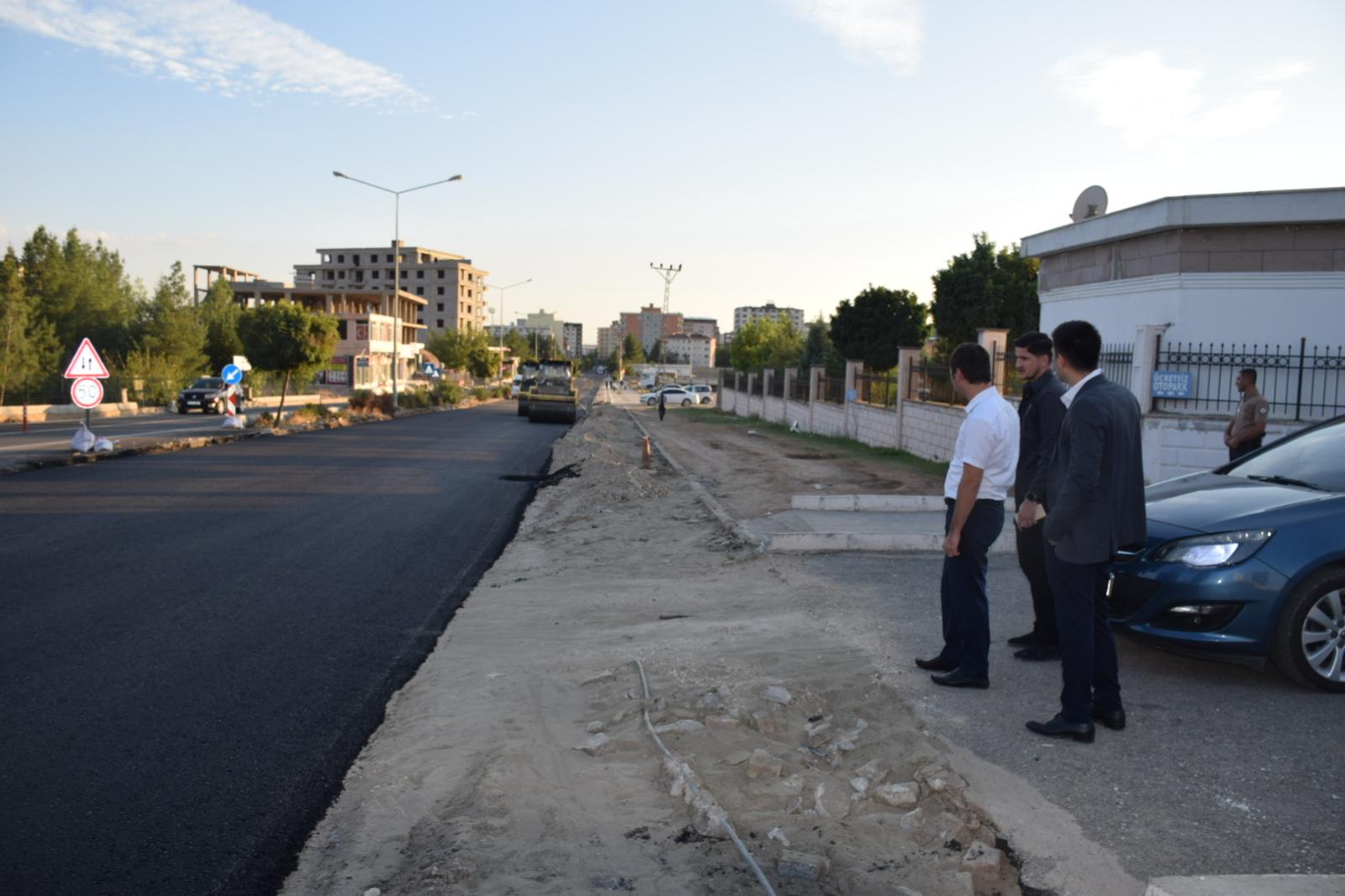 Kozluk Çetin Emeç Caddesi’nde yenileme çalışmaları sürüyor