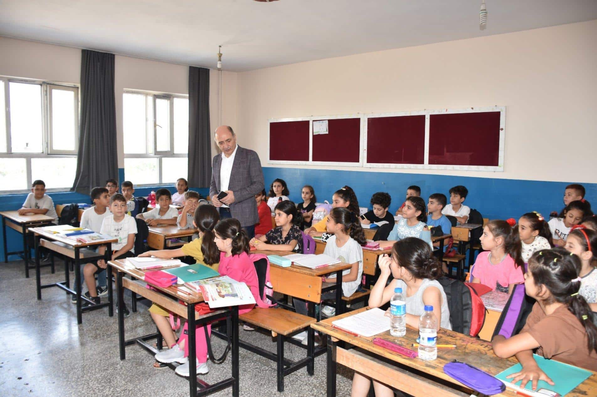 ‘Kitap okuma, başarının temelidir”