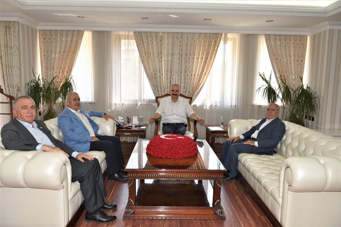 İş İnsanı Muzaffer Bağ, Vali Canalp’i Ziyaret Etti