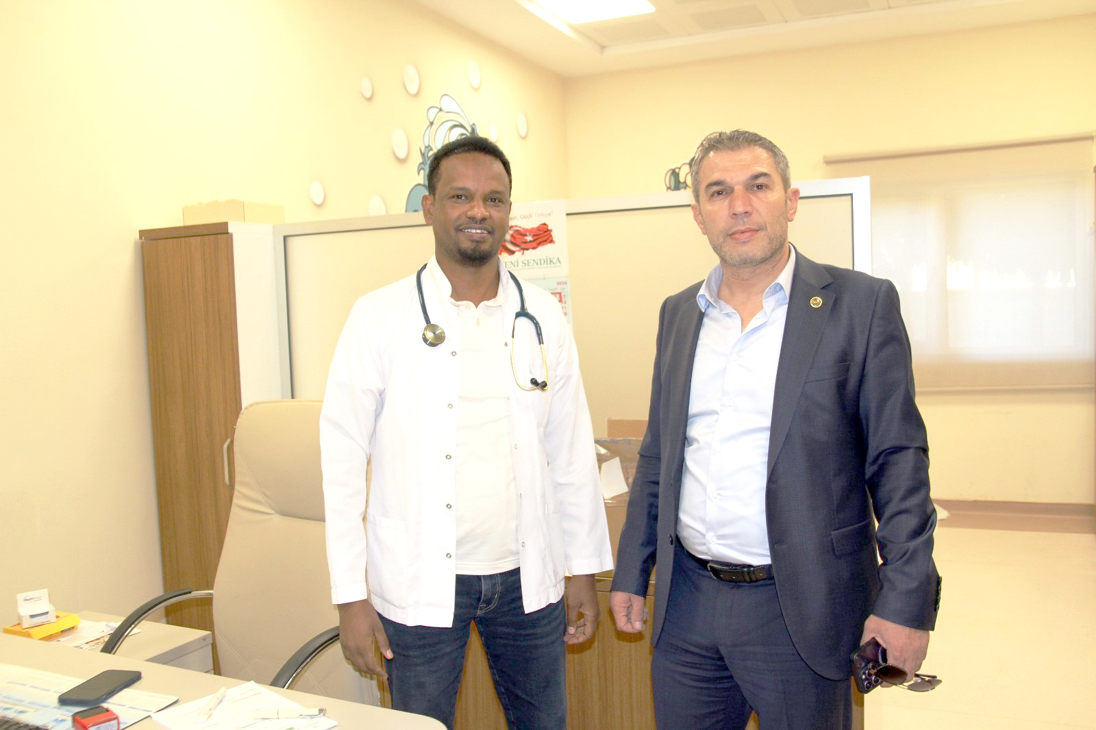 Hastaneyi Ziyaret Etti