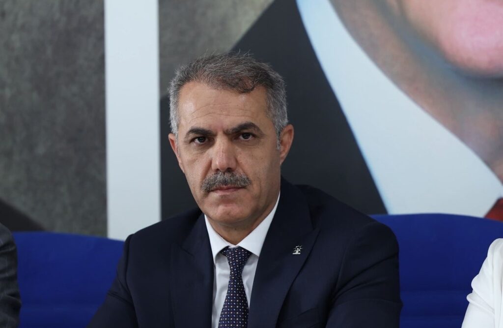 AK Parti Batman İl Başkanı Hüseyin Şansi’den Petrolspor Taraftarına Övgü