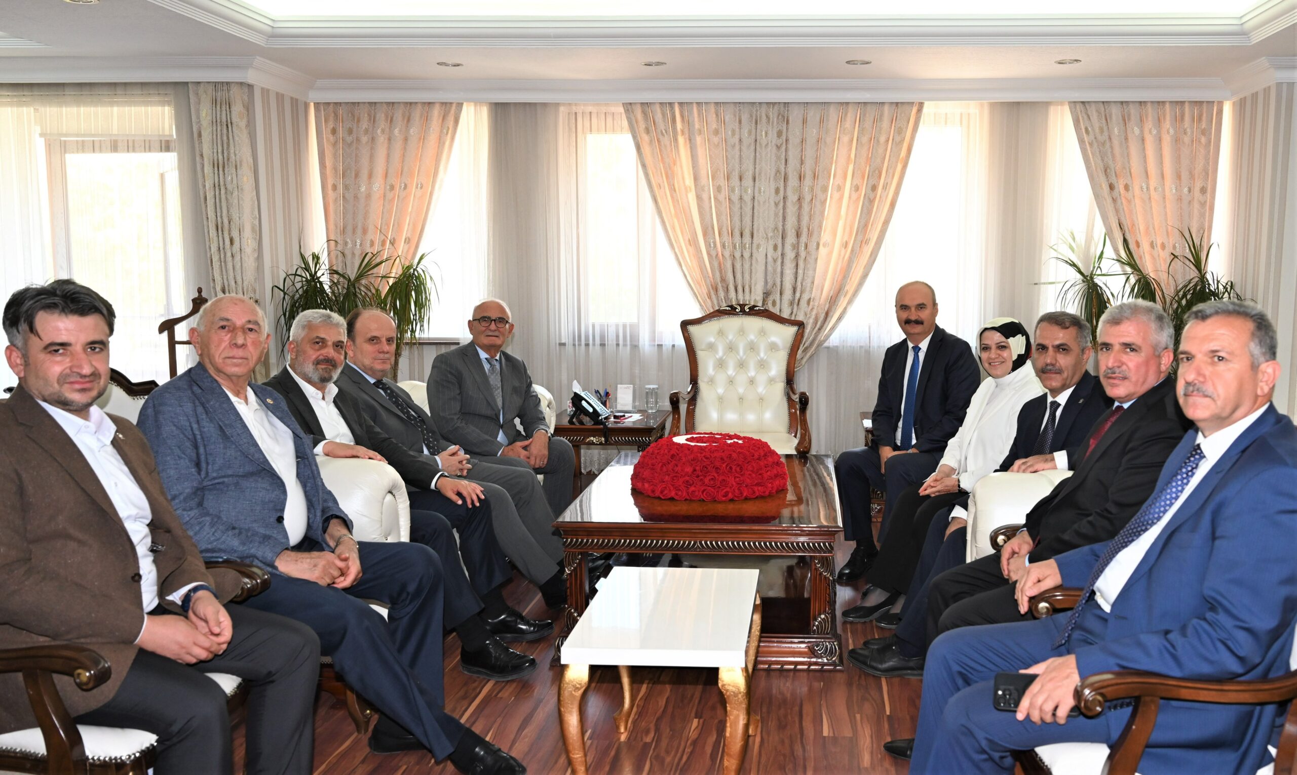 AK Parti Genel Başkan Yardımcısı Yusuf Ziya Yılmaz’dan Vali Canalp’a Nezaket Ziyareti