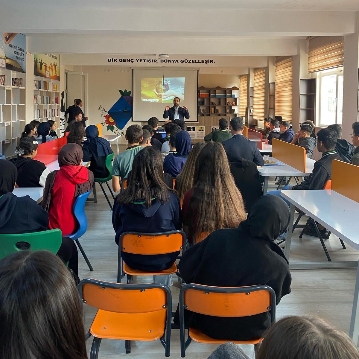 Akademisyen-Öğrenci Buluşmaları devam ediyor