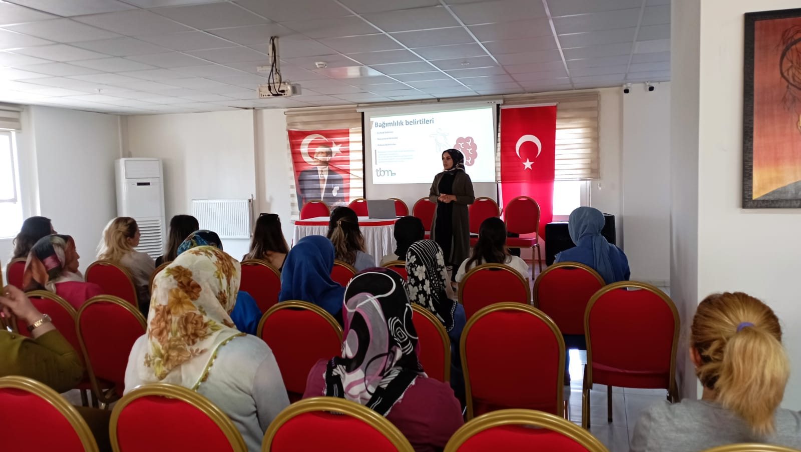 Yurt personeline bağımlılık eğitimi