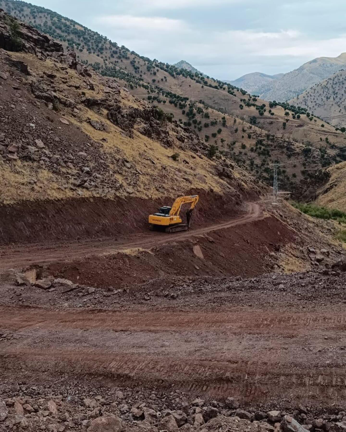 Çakırpınar Köyü Yol Yapım çalışmaları devam ediyor
