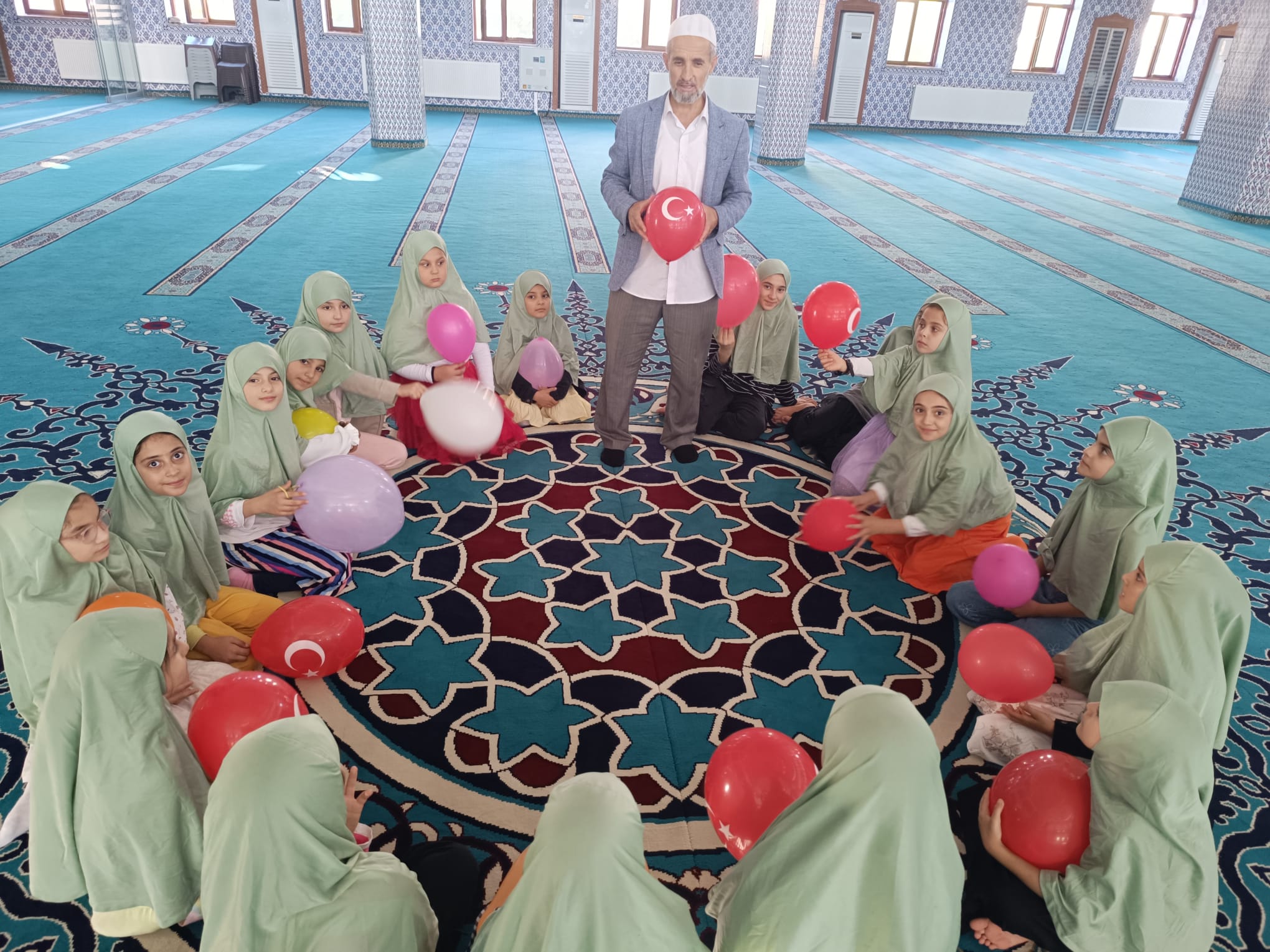 Cami ziyaretiyle Din Görevlileri kaftası Kutlandı