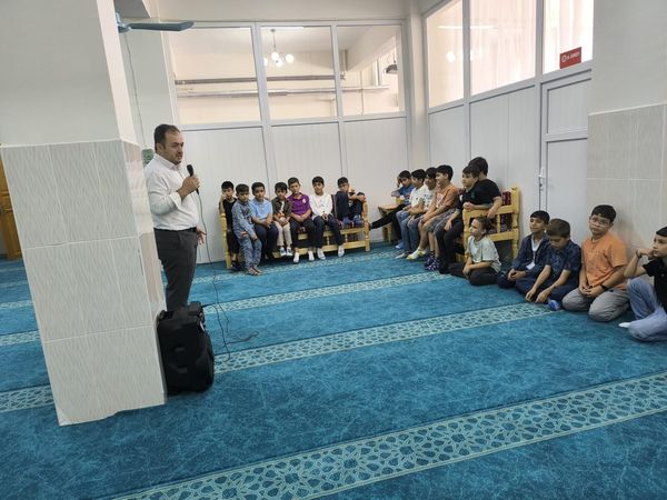 Öğrenciler Hz. Osman Camii ve Kur’an Kursunu ziyaret ettiler